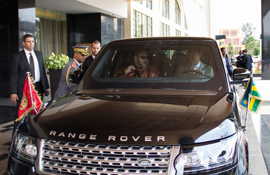 President-Kagame-drives-King-Mohammed-VI