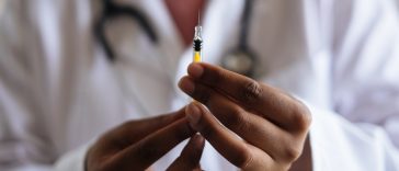 US approves BioNTech Pfizer vaccination