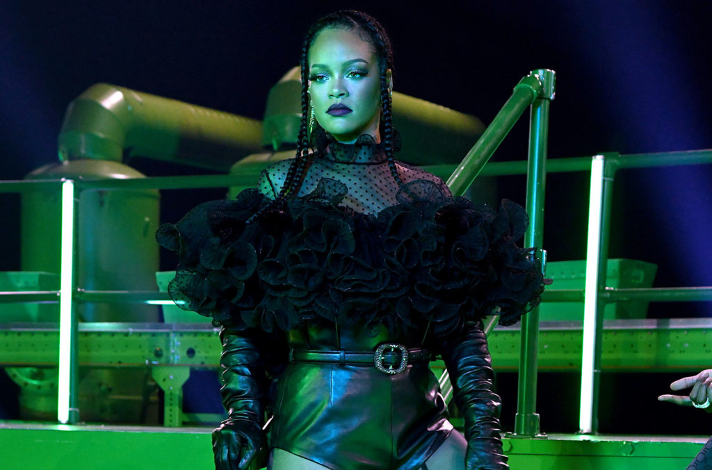 Singer Rihanna Lingerie Line Savage X Fenty Is Now Worth A Billion Images Afronews Germany