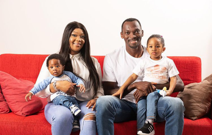 Simy Nwankwo With his wife and children
