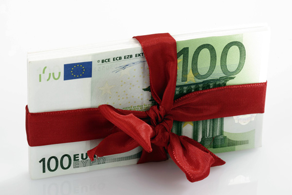 Christmas Bonus Weihnachtsgeld In Germany In 2022 It Amounts To An 