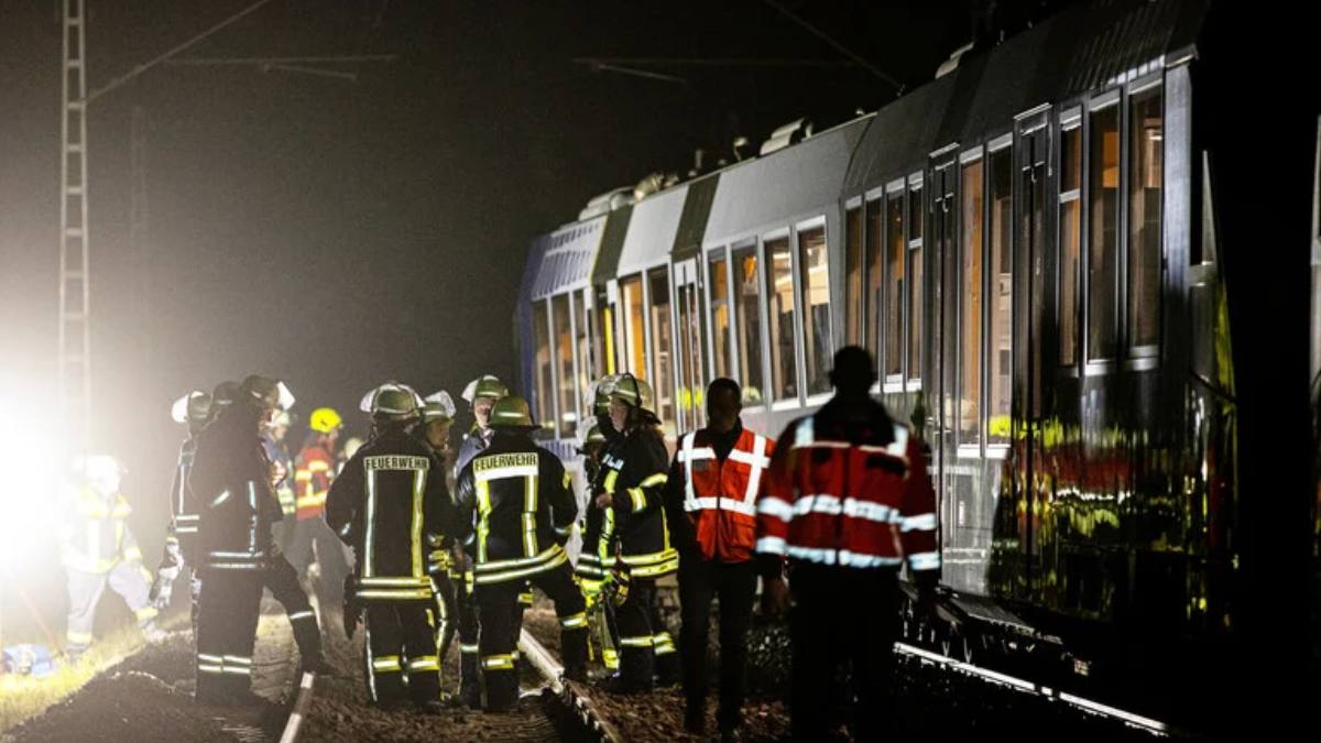 Train crash with 200 passengers